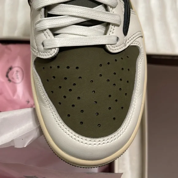 Travis Scott X Nike Air Jordan 1 Retro Low ‘Reverse Olive’ | Size 8.5 Men - Picture 4 of 6